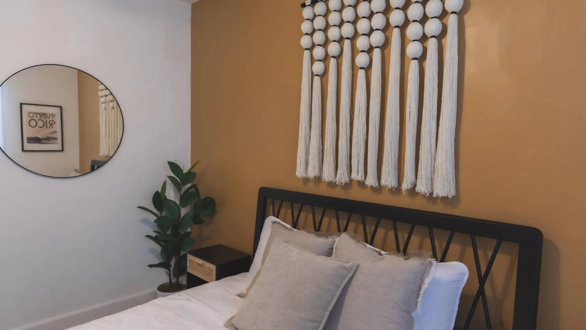 Prime Apartment Near Beach, Dining & Nightlife! San Juan